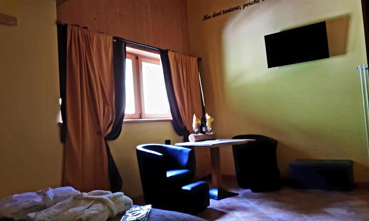 Chalet Chapeau Rar Castel Condino Dış mekan fotoğraf