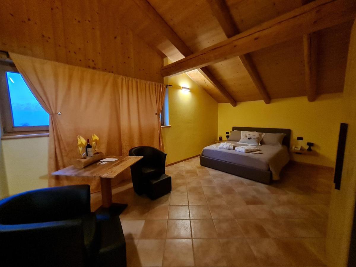 Chalet Chapeau Rar Castel Condino Dış mekan fotoğraf